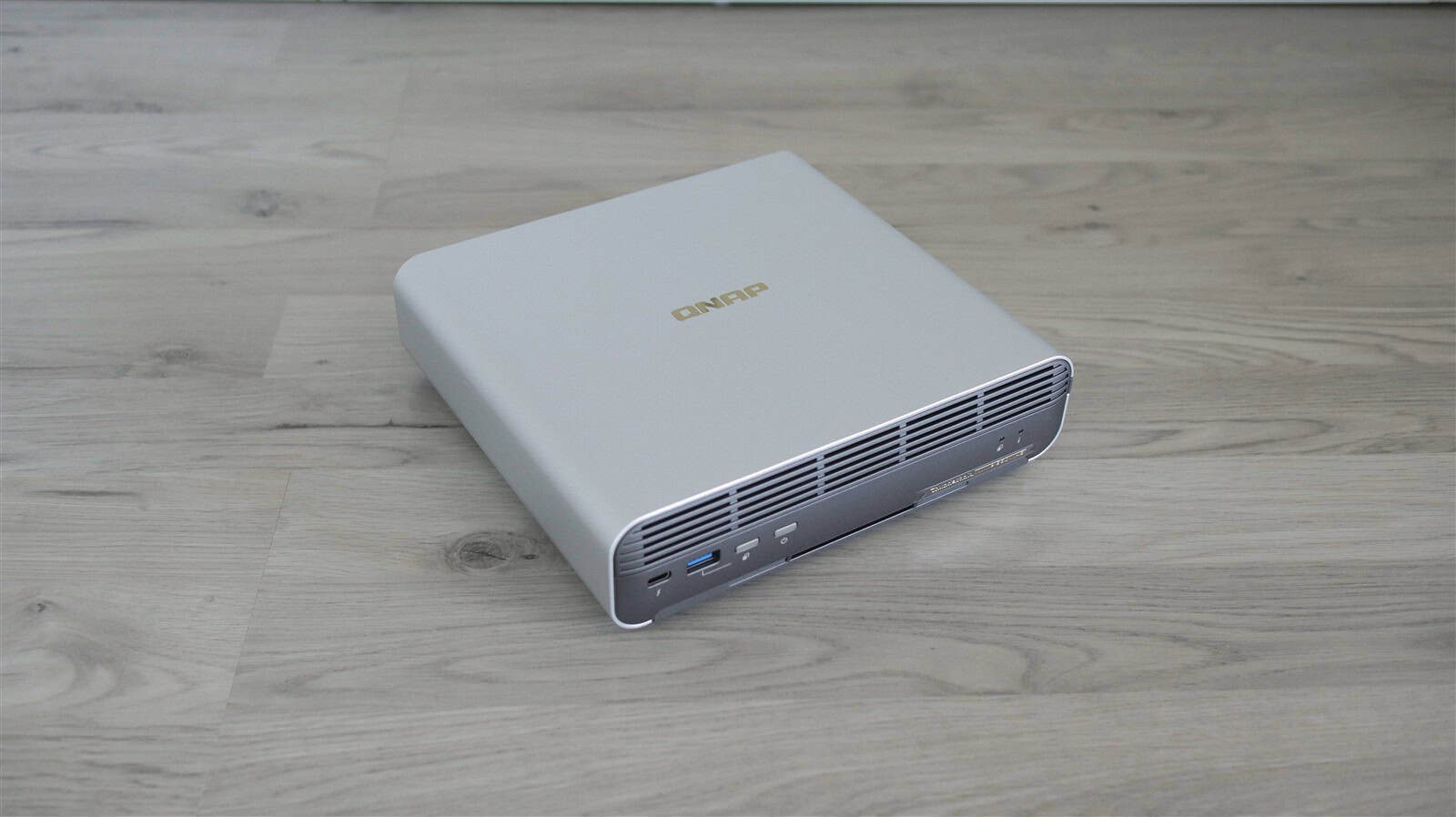 NAS QNAP TBS-h574TX - review (Un fel de supercar în lumea NAS-urilor)