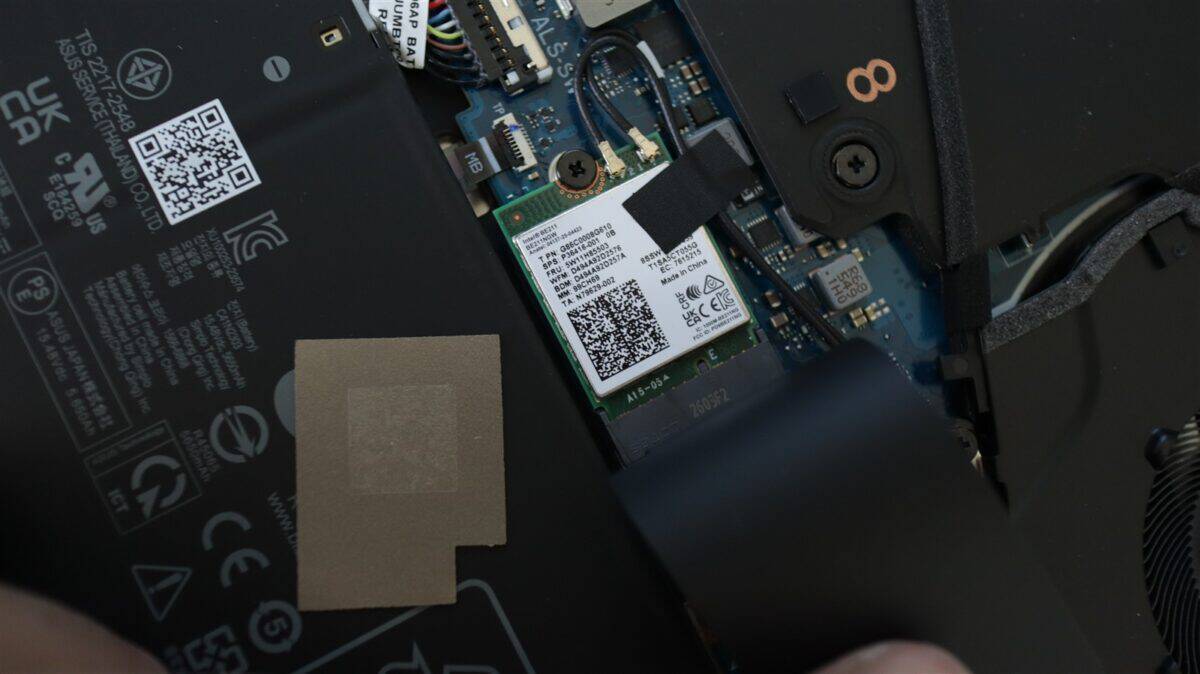 Laptop gaming ASUS ROG Zephyrus G16 GU606 - review