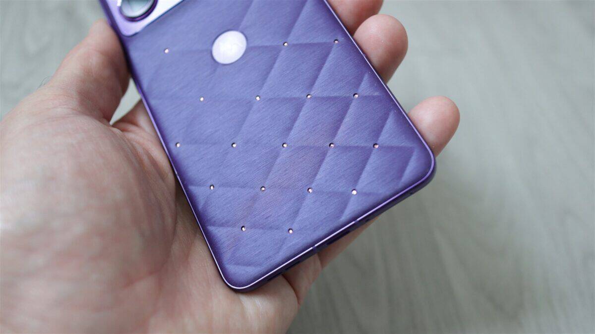 Motorola Signature Swarovski Edition - review