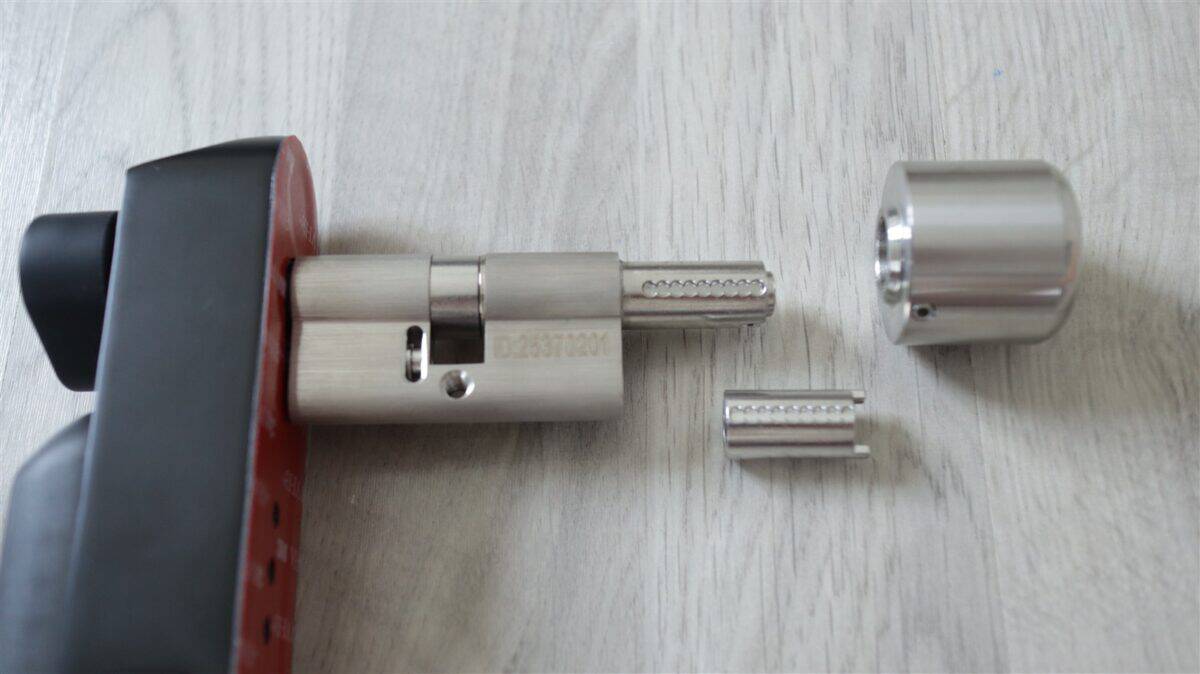 Incuietoare inteligenta WeLock U81 - review