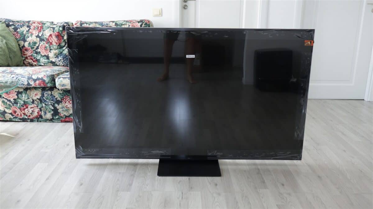 Smart TV TCL 65C7L - prezentare