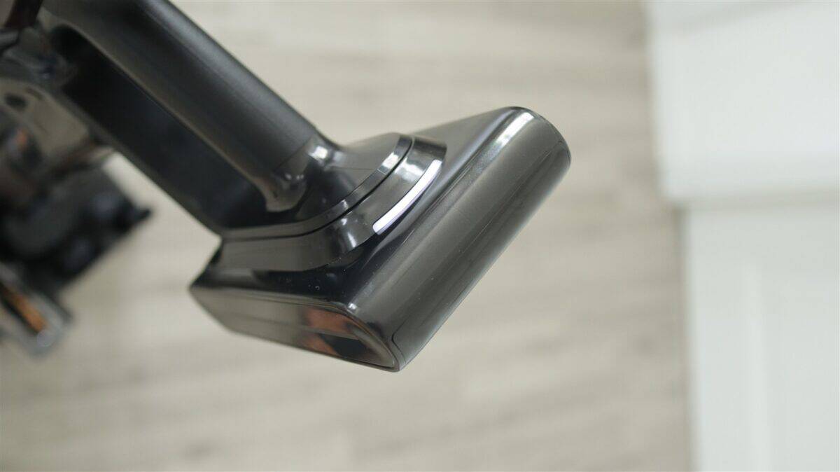 Aspirator vertical fara cablu Dreame V30 Essential - review