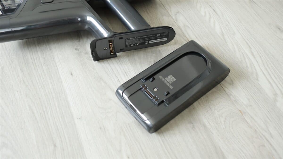 Aspirator vertical fara cablu Dreame V30 Essential - review