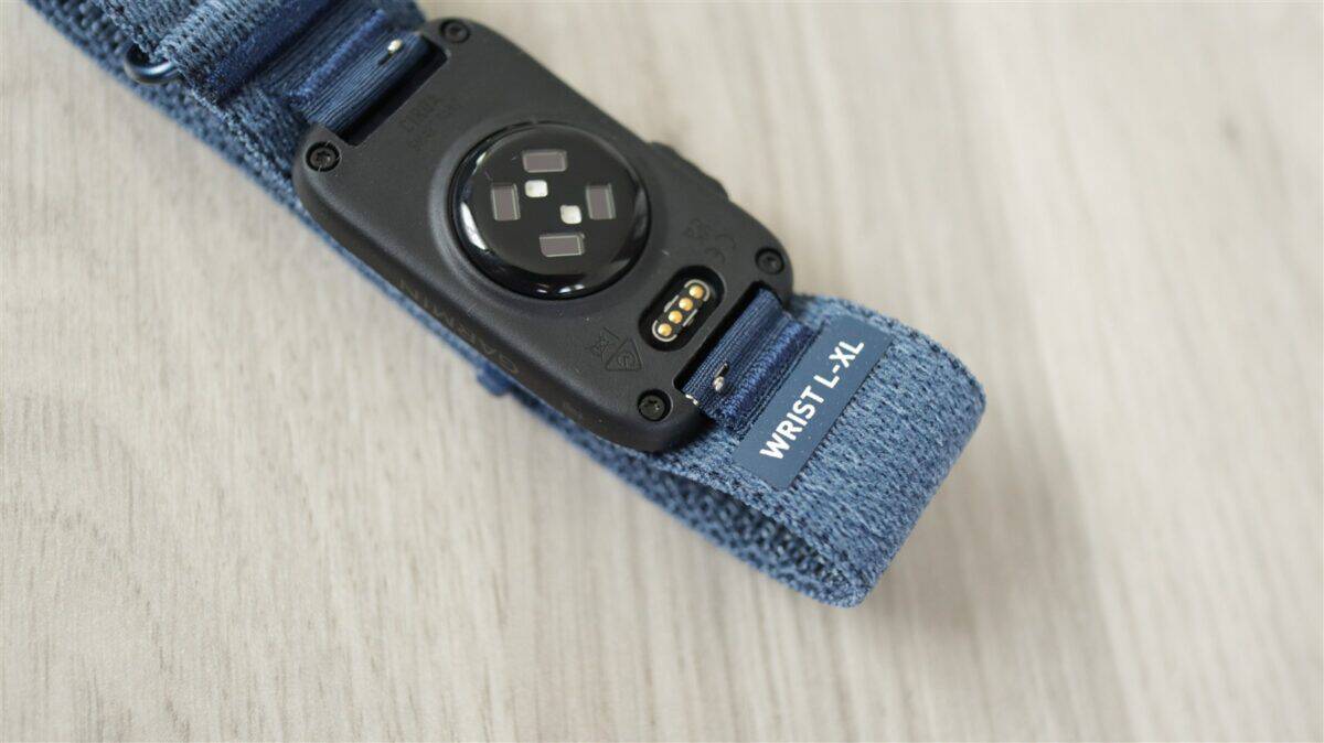 Bratara fitness Garmin Cirqa - review