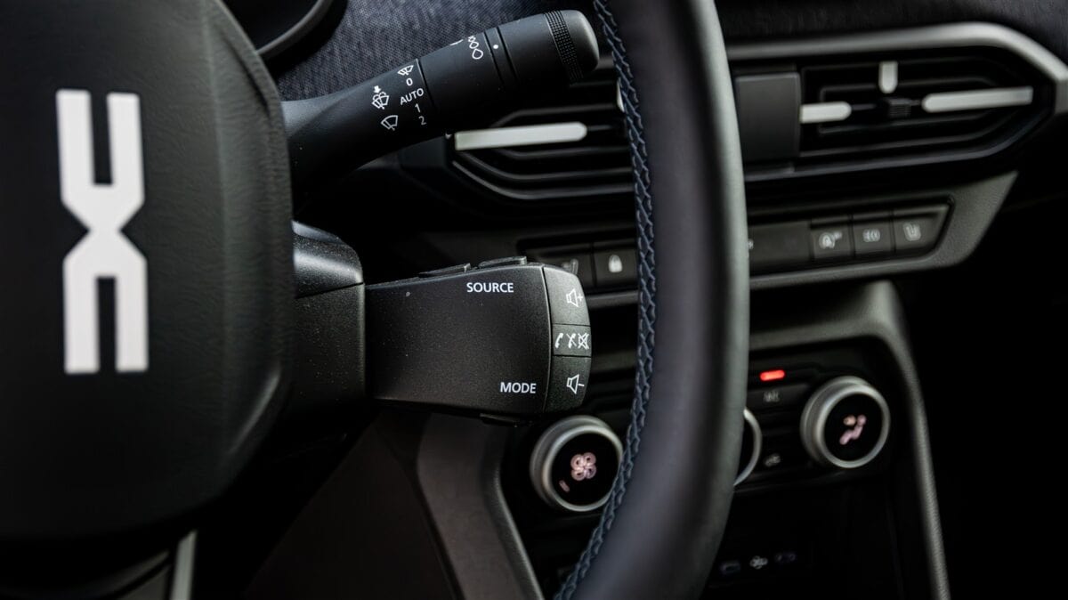 Dacia Logan ECO-G 120 M6 Journey - review