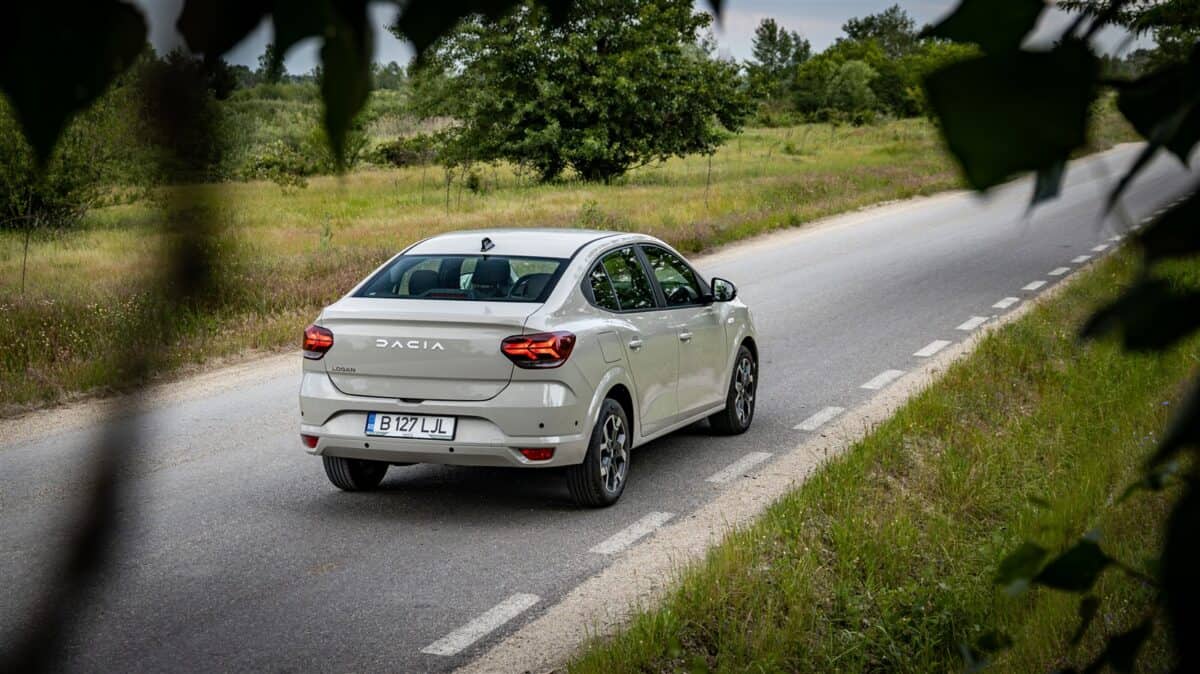Dacia Logan ECO-G 120 M6 Journey - review