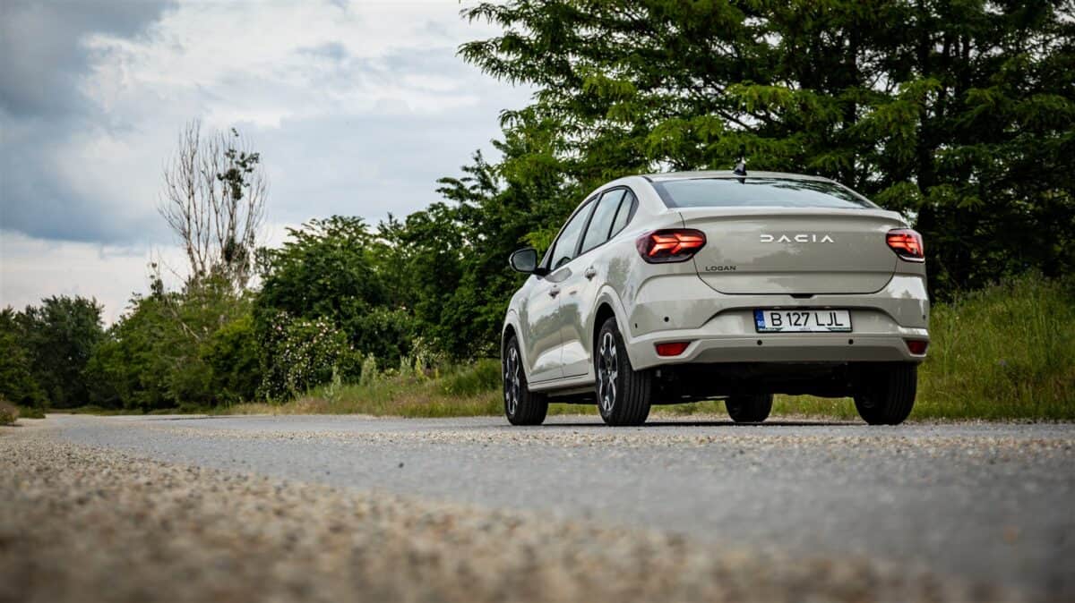 Dacia Logan ECO-G 120 M6 Journey - review