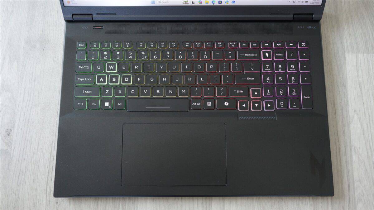 Laptop Acer Nitro AI 18 (AN18-61) - prezentare