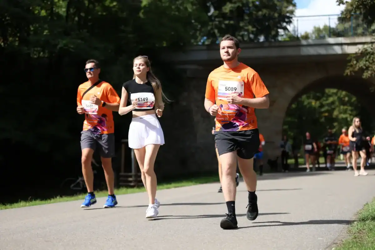 Poza din timpul cursei Xiaomi Pop Run 2026 Prague