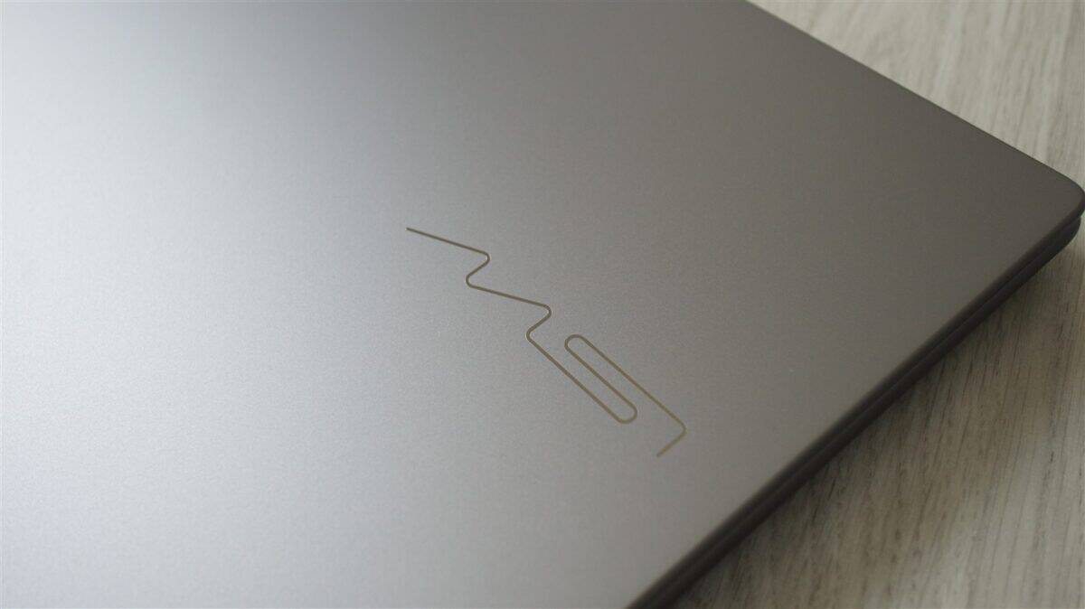 Laptop MSI Modern 16S AI+ G3M