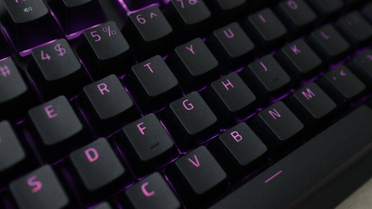 Tastatura gaming Huntsman V3 HE Magnetic 8KHz Tenkeyless - review