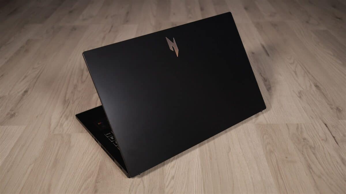 Laptop gaming Acer Nitro V 15 (ANV15-A31) - prezentare