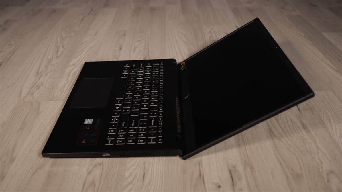 Laptop gaming Acer Nitro V 15 (ANV15-A31) - prezentare