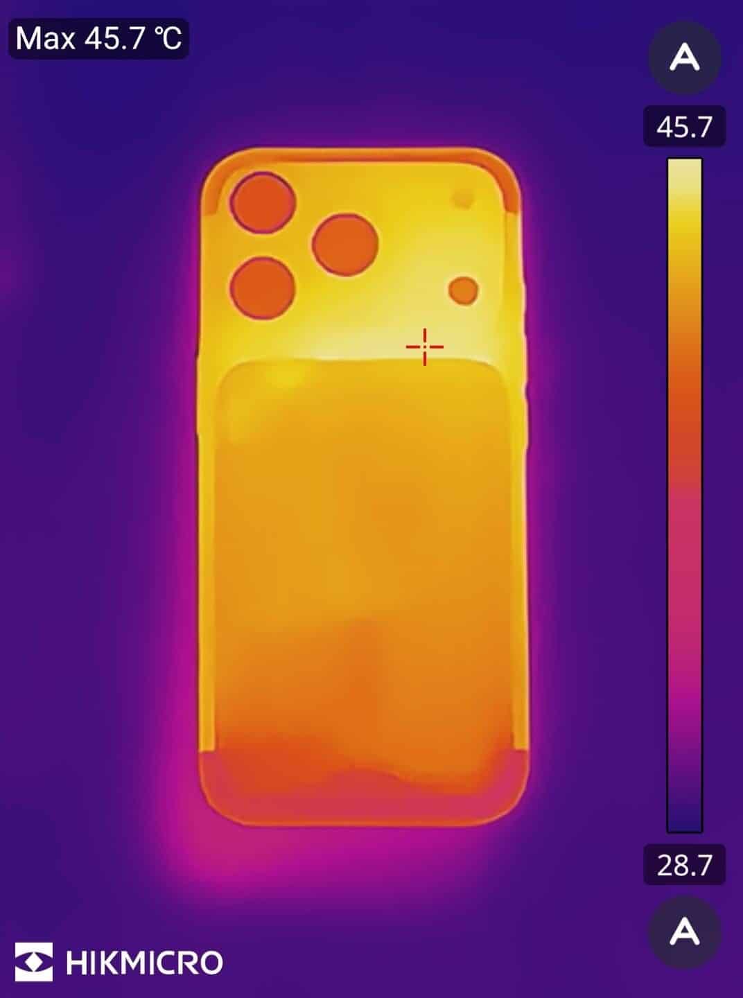 Poza termica spate iPhone 17 Pro