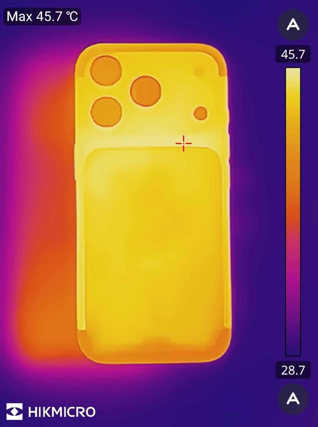 Poza termica spate iPhone 18 Pro
